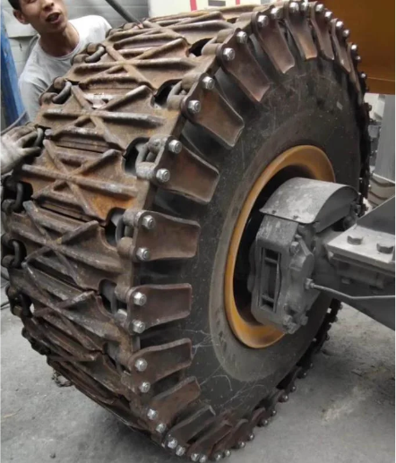 23.5-26 Chaîne antidérapante Chaîne de pneu Chaînes universelles Chaînes en acier Chaînes de chargeuse sur pneus pour chariots élévateurs